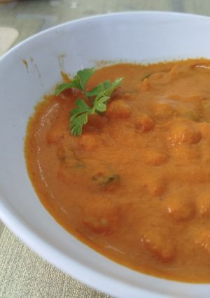 Una foto de Curry de garbanzos y espinacas