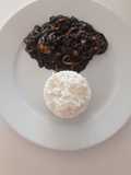Calamares en tinta con arroz blanco