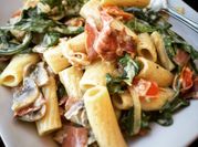 A picture of prosciutto salad