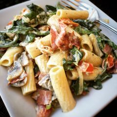 A picture of Creamy Rigatoni with Basil Pesto & Prosciutto.