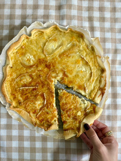 Una foto de Quiche de espárragos, puerro y queso de cabra