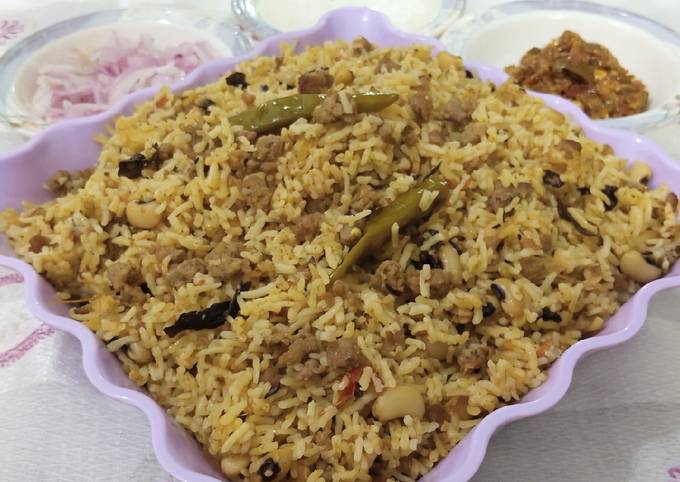 Black Eye Beans & Mince Rice Recipe by Man o Salwa By Neelam Saleem ...