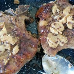 A picture of Roast pork ribs.