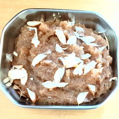 A picture of Sooji halwa.