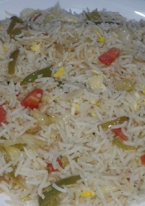 A picture of Chicken veggi fried rice.