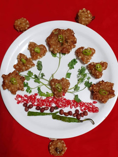 साबूदाना वड़ा (Sabudana vada recipe in Hindi) रेसिपी मुख्य फोटो