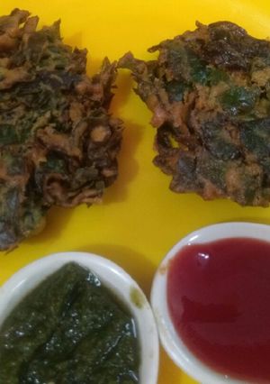 A picture of Chopped Palak Pakora.