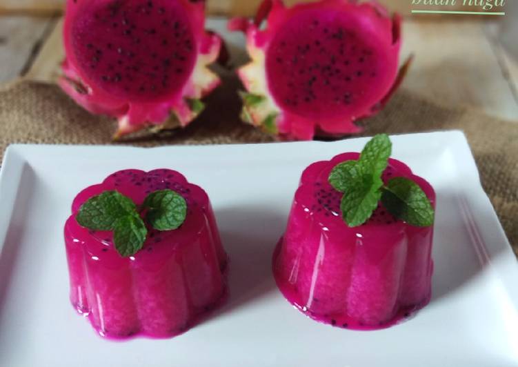 Puding Susu Buah Naga