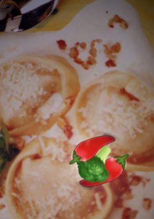 Una foto de Agnolotti de queso con salsa de nuez (express)