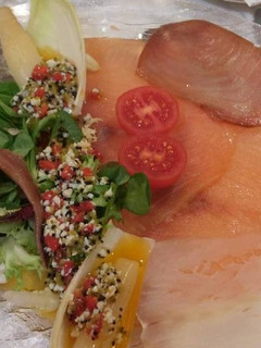 Una foto de Ensalada de Ahumados con guarnición