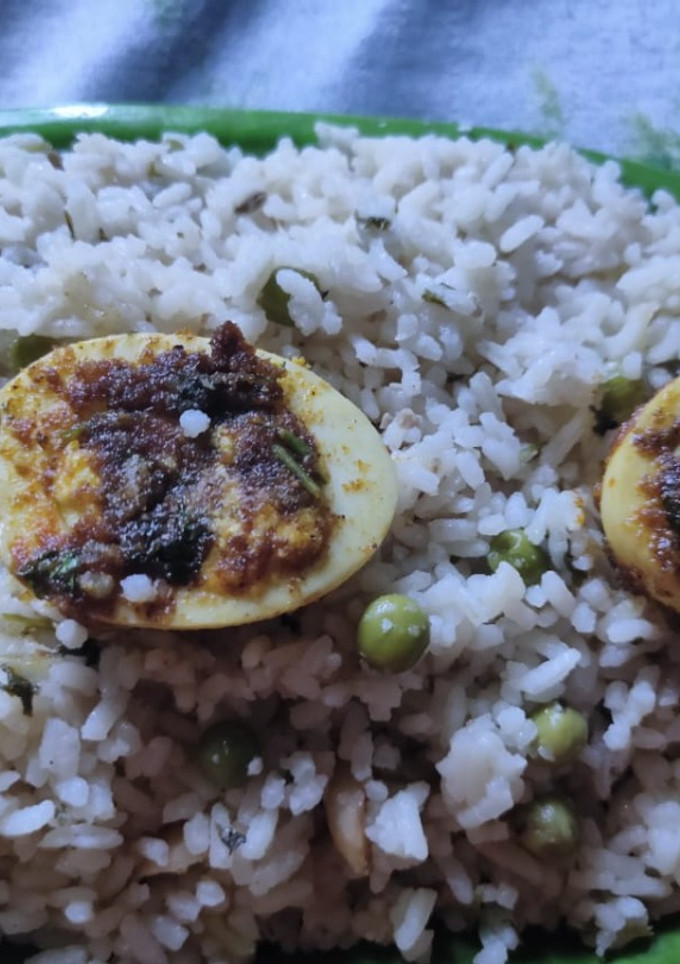 அவசர குஸ்கா மிளகு முட்டை (kuska milagu muttai recipe in Tamil) செய்முறை முக்கிய புகைப்படம்