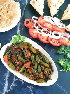 ભીંડી દો પ્યાઝા (Bhindi Do Pyaza Recipe In Gujarati) રેસીપી મુખ્ય ફોટો