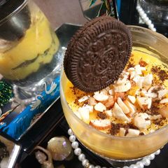 A picture of Sesame and Oreo biscuit custard.