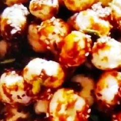 A picture of Caramalized Jaggery Foxnuts.