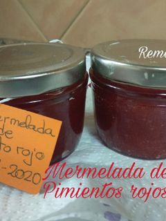 Una foto de Mermelada de pimiento rojo