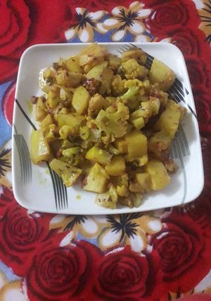 A picture of Aaloo gobi veg.