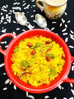 पोहा (Poha recipe in hindi) रेसिपी मुख्य फोटो
