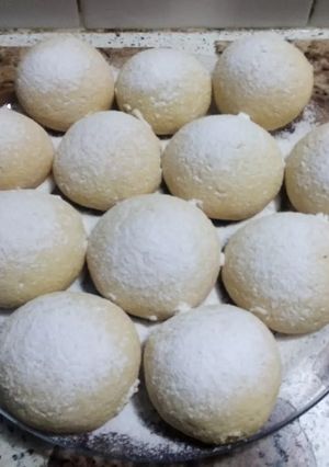 Una foto de Polvorones de limón 🍋