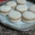 Alfajores rellenas de dulce de leche