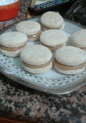 Una foto de Alfajores rellenas de dulce de leche