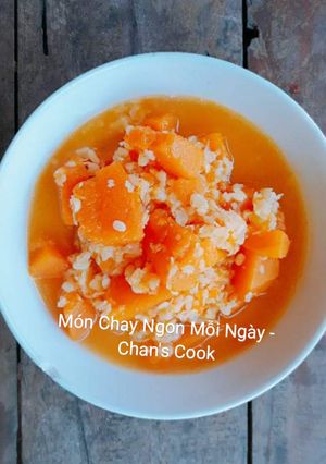 Hình của món Bí đỏ nấu đậu xanh chay.
