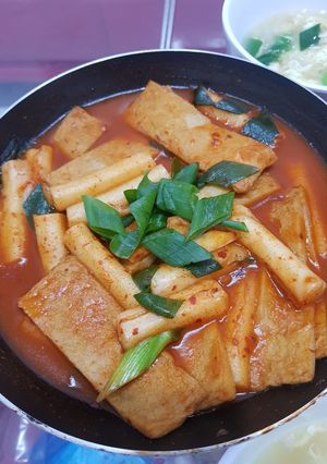 Foto resep Tteokbokki (떡볶이) Kue Beras Korea