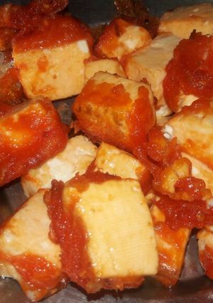 A picture of Fried cheese.