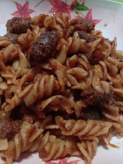 صورة لوصفة مكرونة بالسجق 😋🌙
