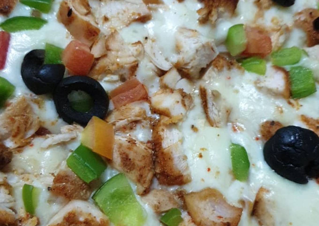 Cheesy Tikka Chunks Pizza