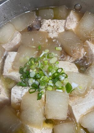 （疊疊樂）香菇豆腐冬瓜燉雞 的食譜成品照片