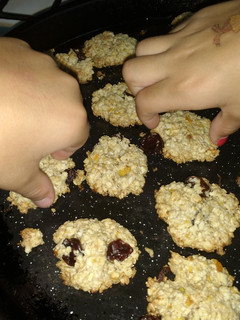 Una foto de Galletas de avena, pasas y naranja