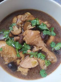 รูปของ น่องไก่ตุ๋นเห็ดหอม