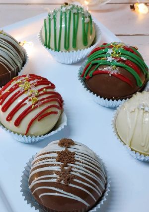 Una foto de Bombas de chocolate! Para derretir con leche caliente!