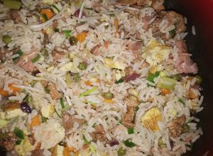 Una foto de Arroz Cantonés a mi estilo y fácil