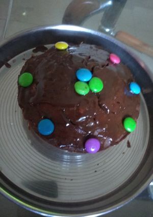 A picture of Parle -g biscuits cake.