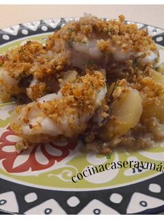 Una foto de Rape al horno con almendra crocante