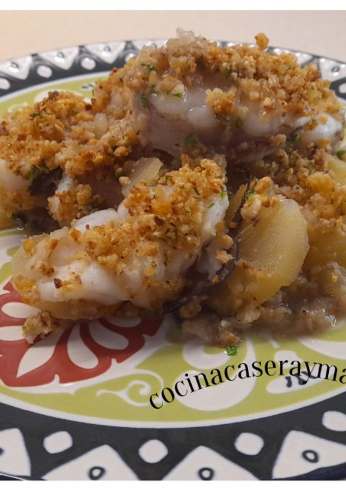 Una foto de Rape al horno con almendra crocante