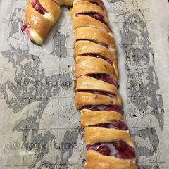 A picture of Candy cane danish.