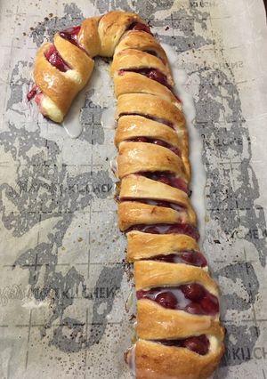 A picture of Candy cane danish.