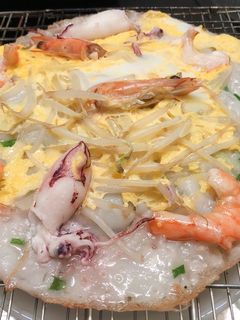 Hình của món Bánh xèo tôm mực trứng.