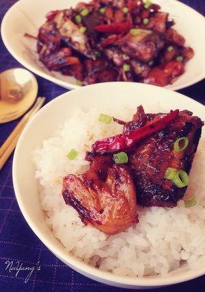 Hình của món Cá thu đao kho chua cay.