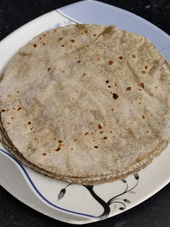 A picture of Pearl millet roti.