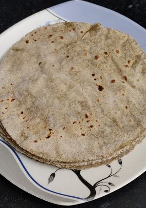 A picture of Pearl millet roti.