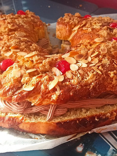 Una foto de Roscón relleno de trufa