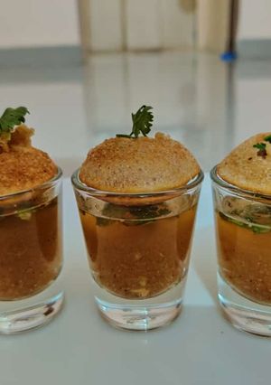 गोलगप्पे शॉट्स (Golgappe shots recipe in hindi) रेसिपी मुख्य फोटो