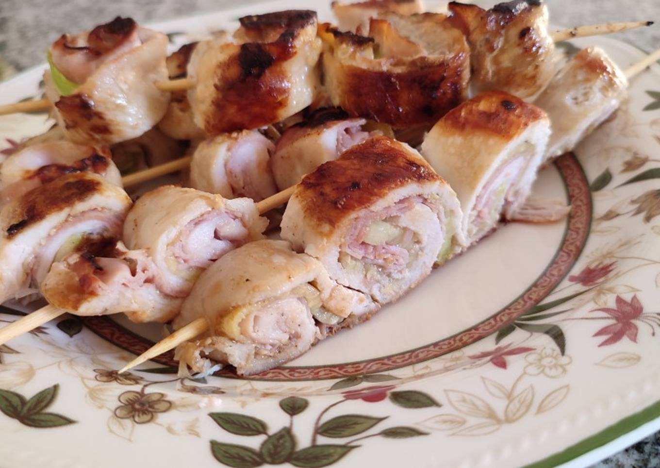 Brochetas de pollo y calabacín a la plancha