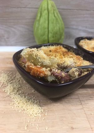 Une photo de Gratin chayote (ou chouchou) patate douce bacon