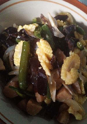 Foto resep Tumis Jagung Muda, Jamur Kuping, Bakso