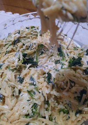 Una foto de Fideos con espinacas y 3 quesos