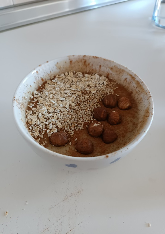 Una foto de Papilla de gofio y avena con manzana y plátano